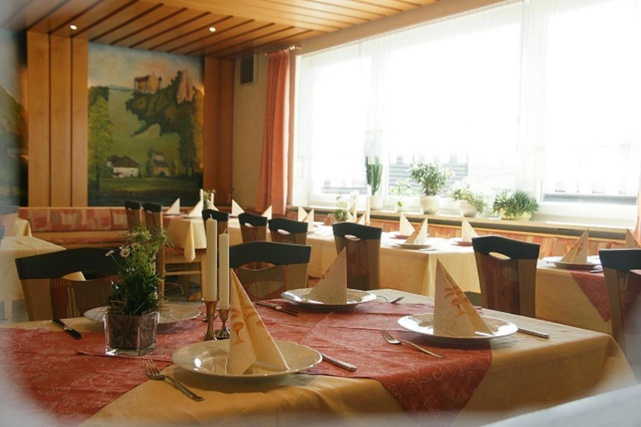 Landgasthof Zur Linde Riedenburg Esterno foto